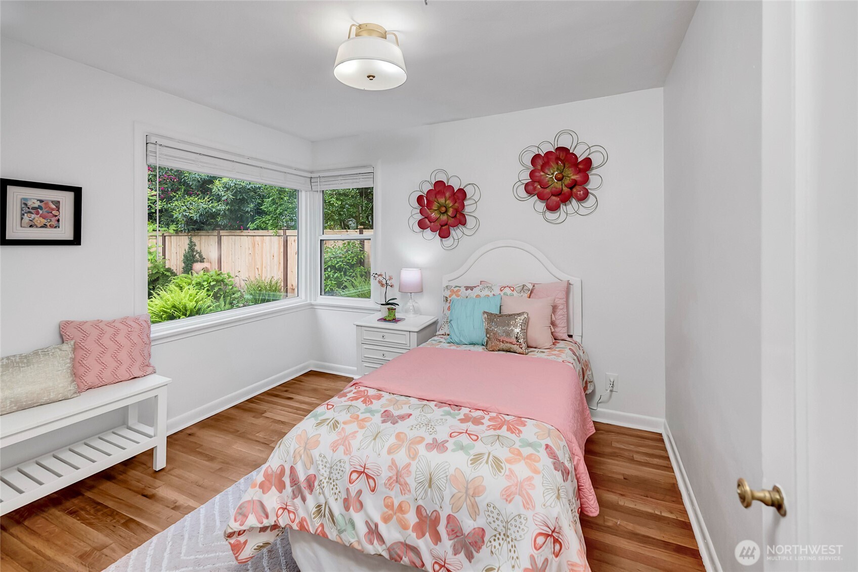 8232 39th Avenue NE Seattle WA 98115