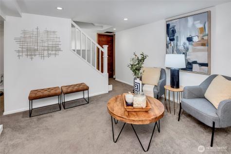 8232 39th Avenue NE Seattle WA 98115