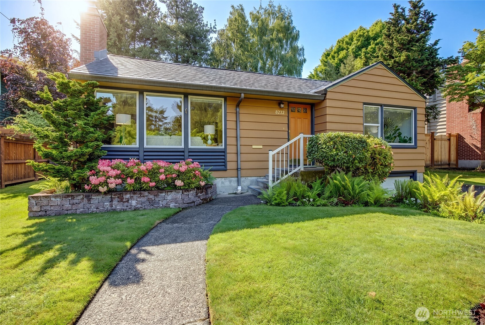 8232 39th Avenue NE Seattle WA 98115