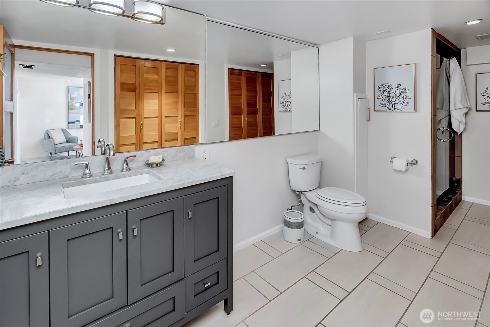 8232 39th Avenue NE Seattle WA 98115