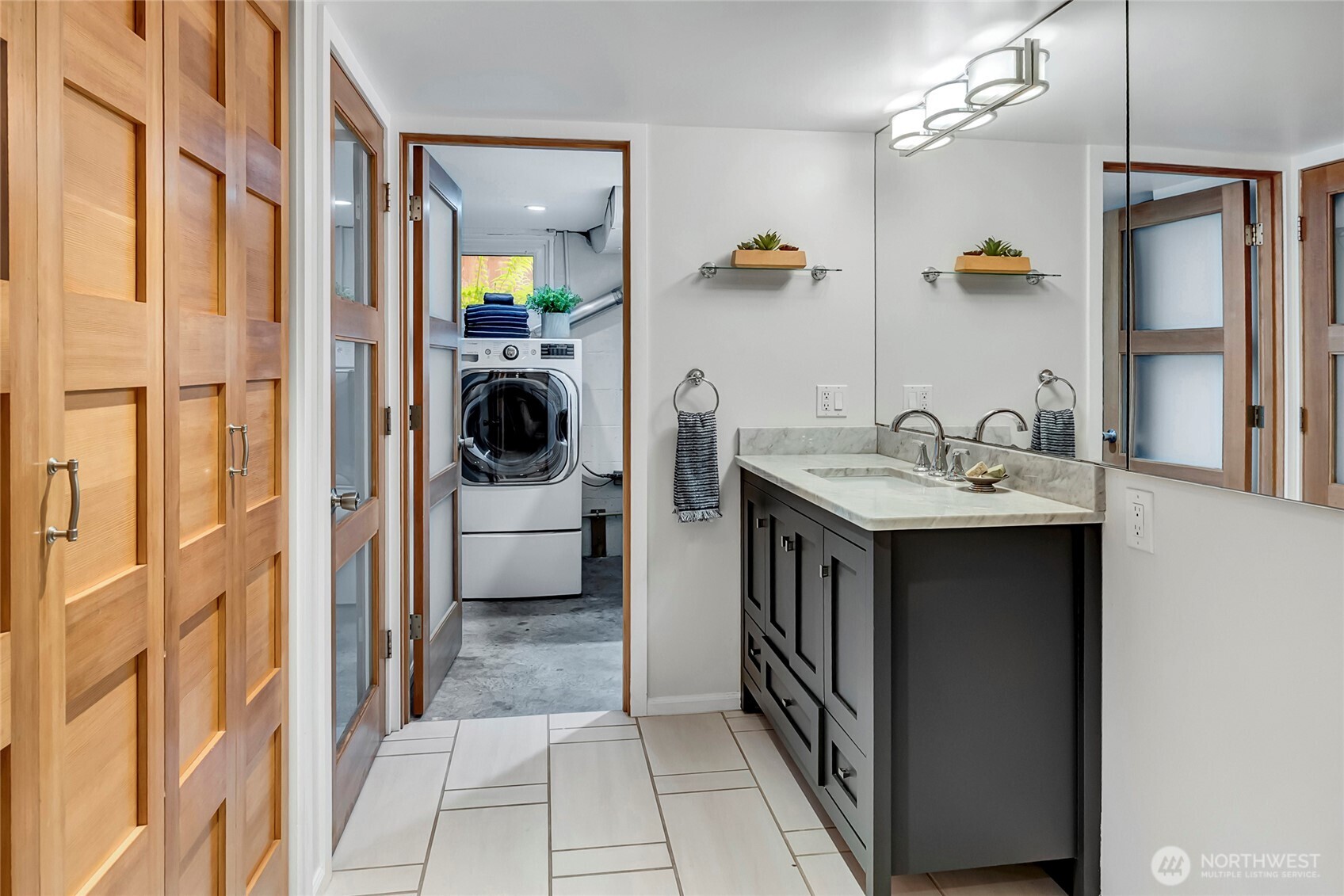 8232 39th Avenue NE Seattle WA 98115