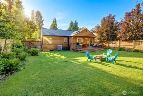 8232 39th Avenue NE Seattle WA 98115
