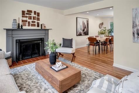 8232 39th Avenue NE Seattle WA 98115