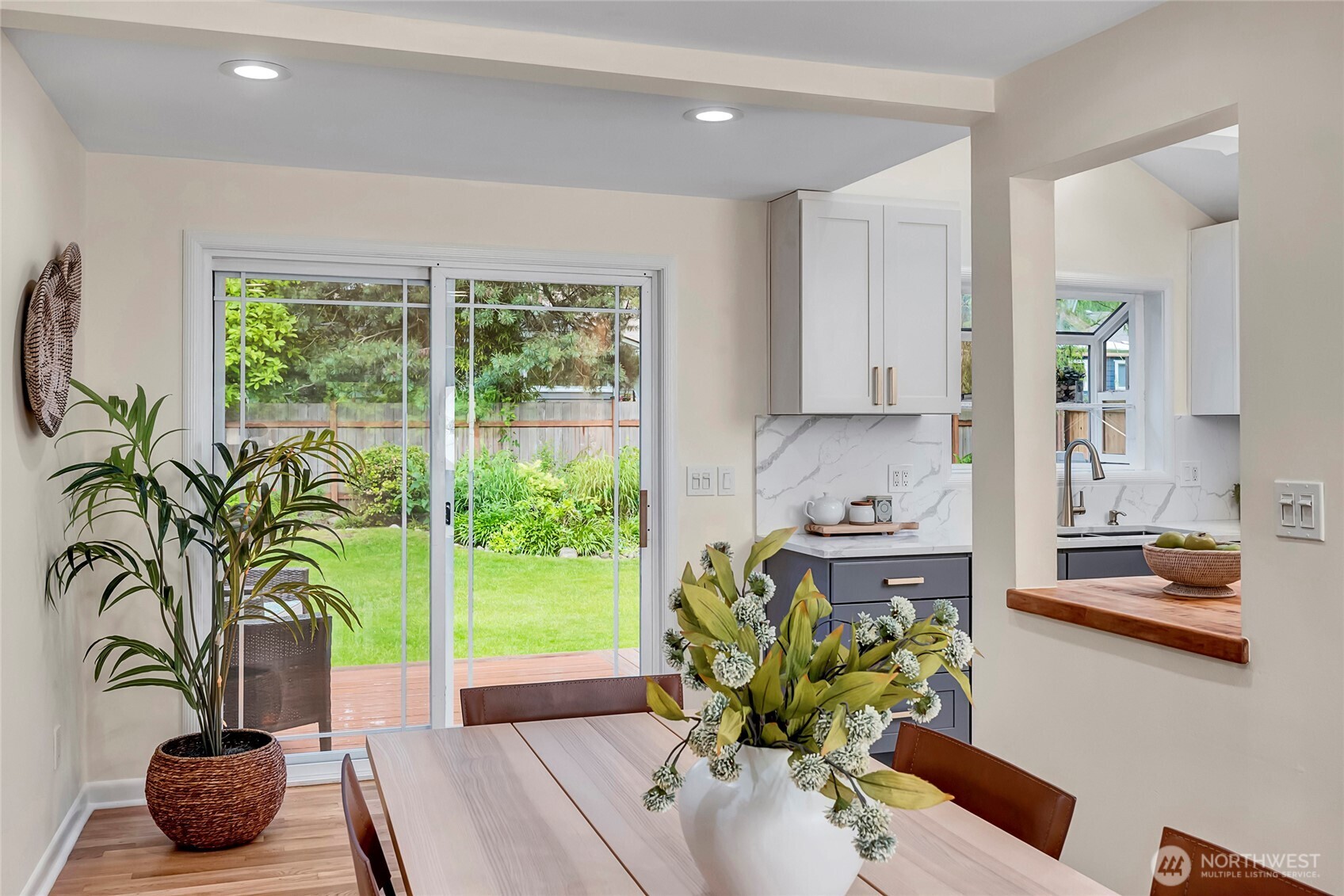 8232 39th Avenue NE Seattle WA 98115