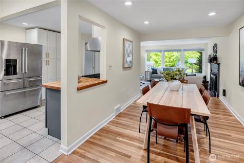 8232 39th Avenue NE Seattle WA 98115