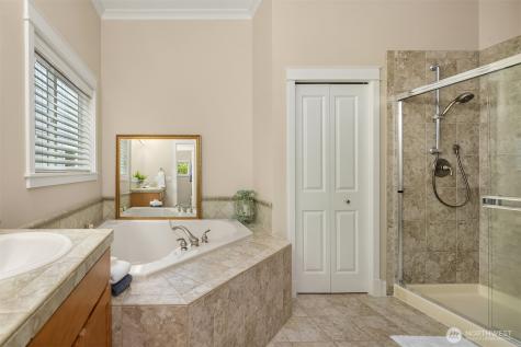 2695 20th Avenue NE Issaquah WA 98029