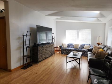 83 Burbank Place Republic WA 99166
