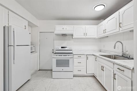 18501 52nd Avenue W Lynnwood WA 98037