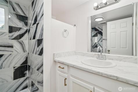 18501 52nd Avenue W Lynnwood WA 98037