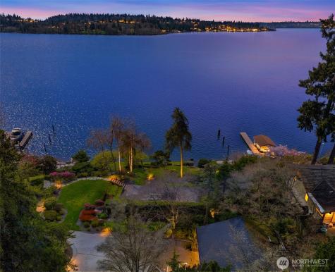 903 Shoreland Bellevue WA 98004