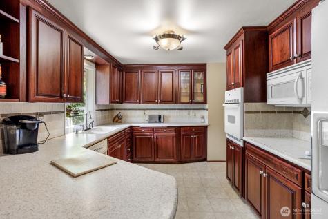 4218 192nd Place SW Lynnwood WA 98036