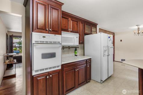 4218 192nd Place SW Lynnwood WA 98036