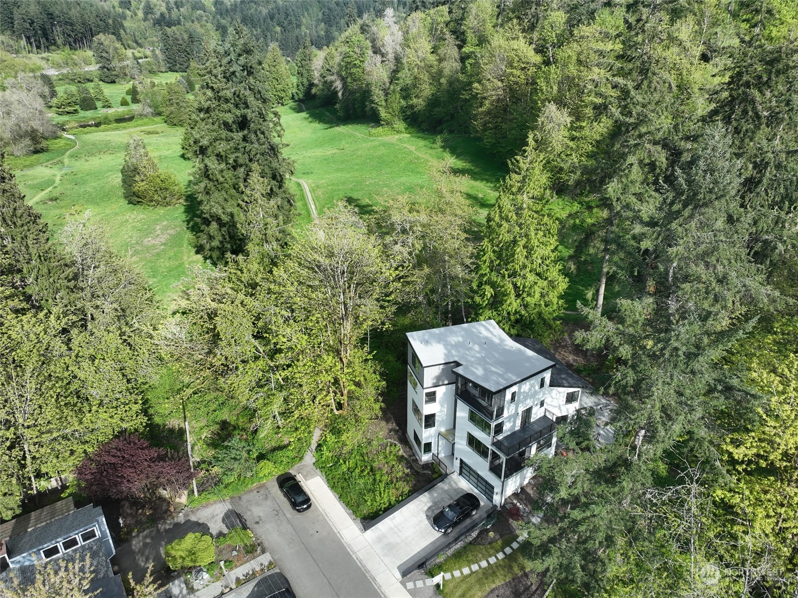 8641 Ne 169th Street Kenmore WA 98028