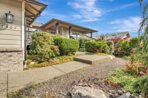 7307 76th Dr Drive NE Marysville WA 98270