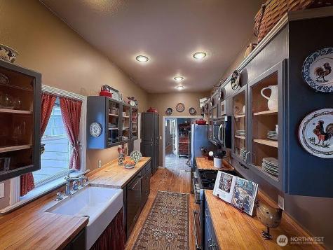 577 Scenic Heights Road Oak Harbor WA 98277