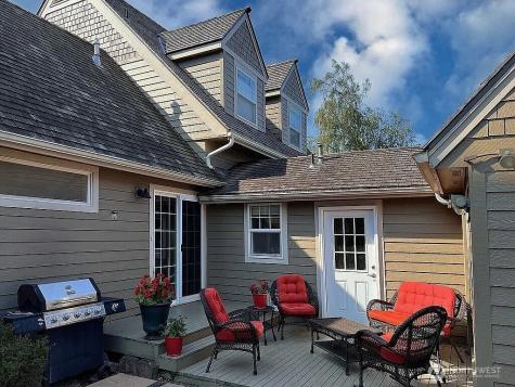 577 Scenic Heights Road Oak Harbor WA 98277