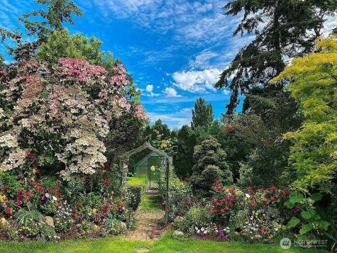 577 Scenic Heights Road Oak Harbor WA 98277