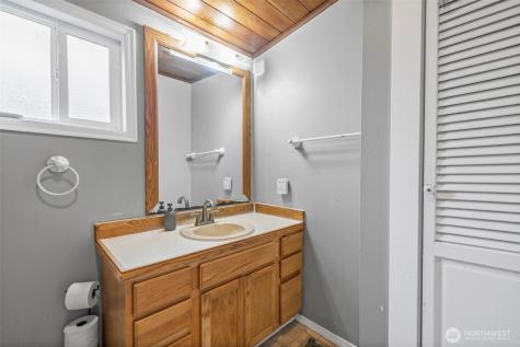 934 N 100th Street Seattle WA 98133