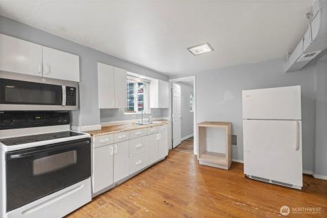 934 N 100th Street Seattle WA 98133