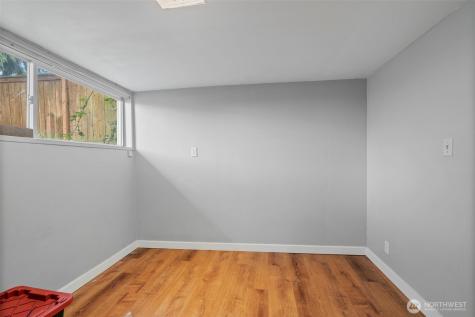 934 N 100th Street Seattle WA 98133