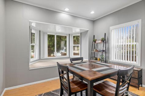934 N 100th Street Seattle WA 98133