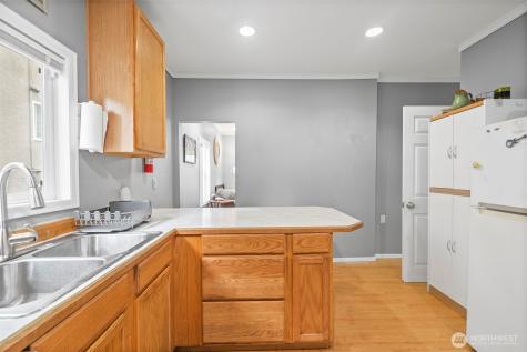 934 N 100th Street Seattle WA 98133