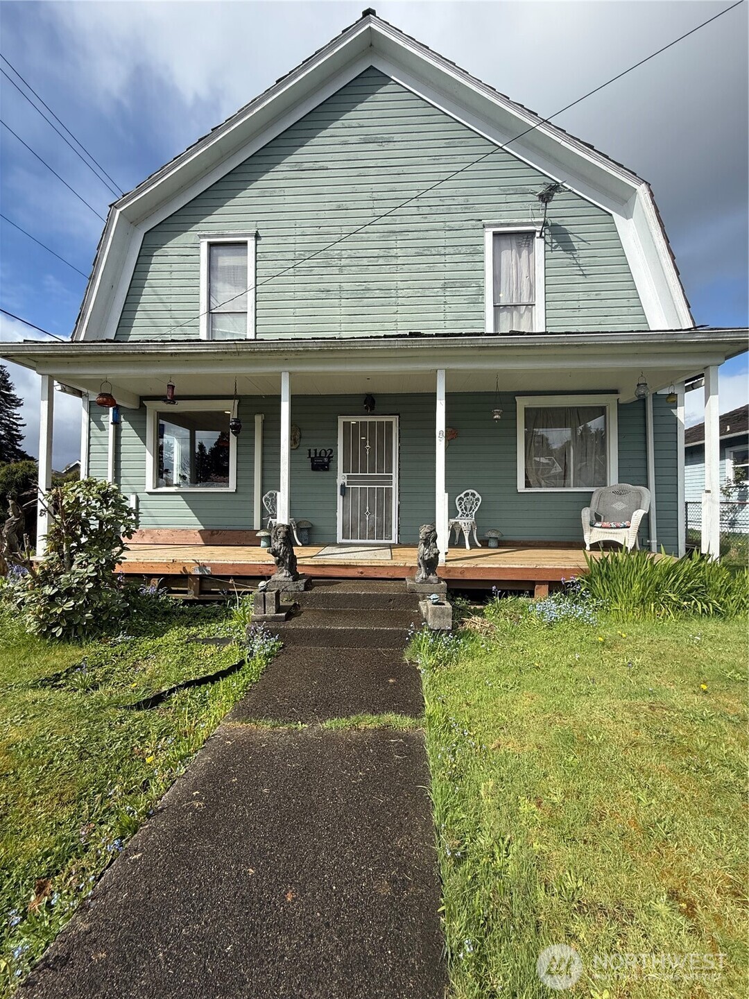 1102 Water Street Raymond WA 98577