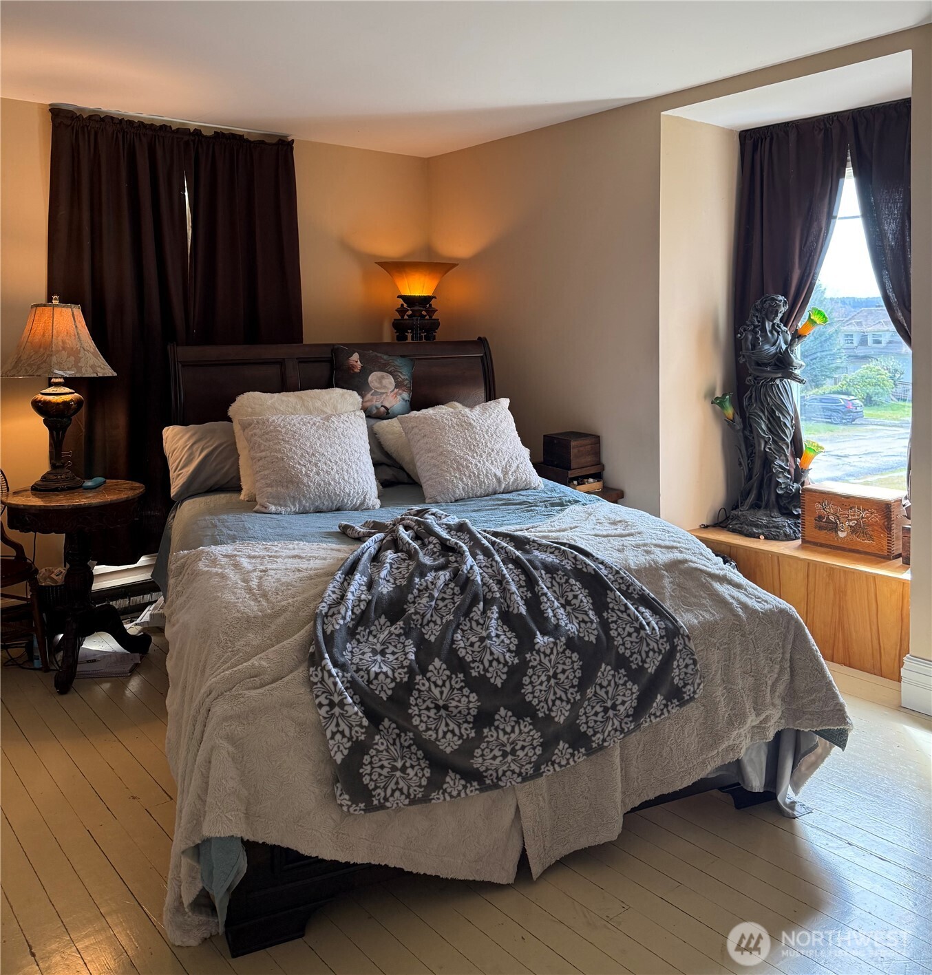 1102 Water Street Raymond WA 98577
