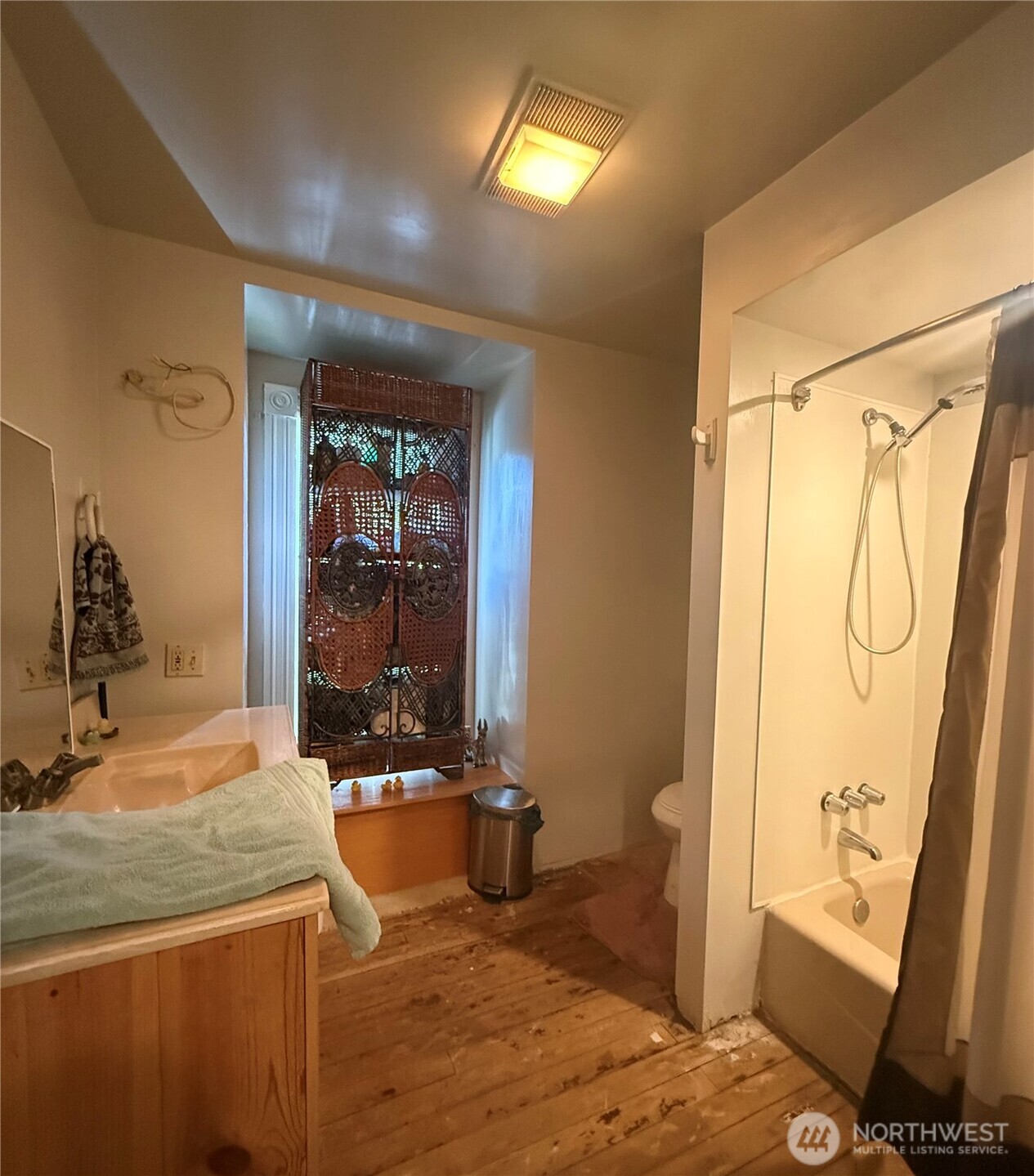 1102 Water Street Raymond WA 98577