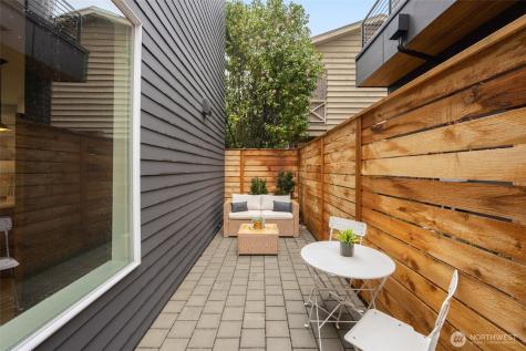 5204 Sand Point Way NE Seattle WA 98105