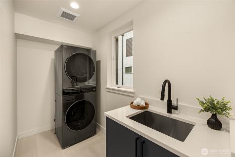 5204 Sand Point Way NE Seattle WA 98105