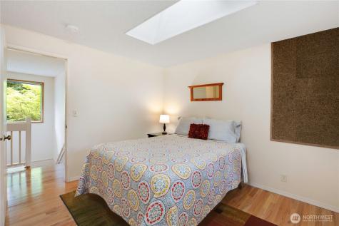 4320 Palomino Drive NE Bainbridge Island WA 98110