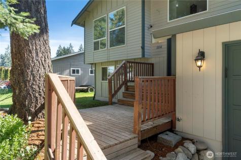 2210 27th Avenue SE Puyallup WA 98374