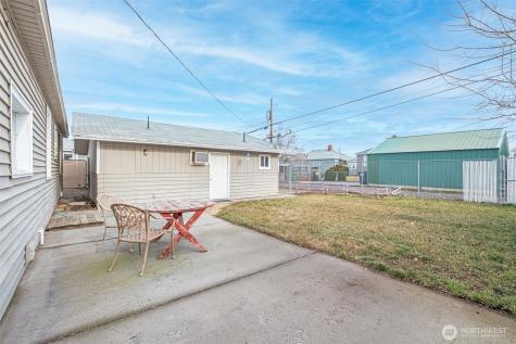 112 E Street NE Ephrata WA 98823
