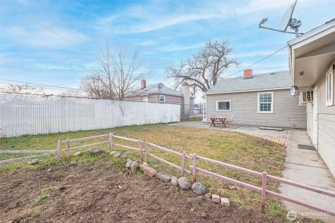 112 E Street NE Ephrata WA 98823