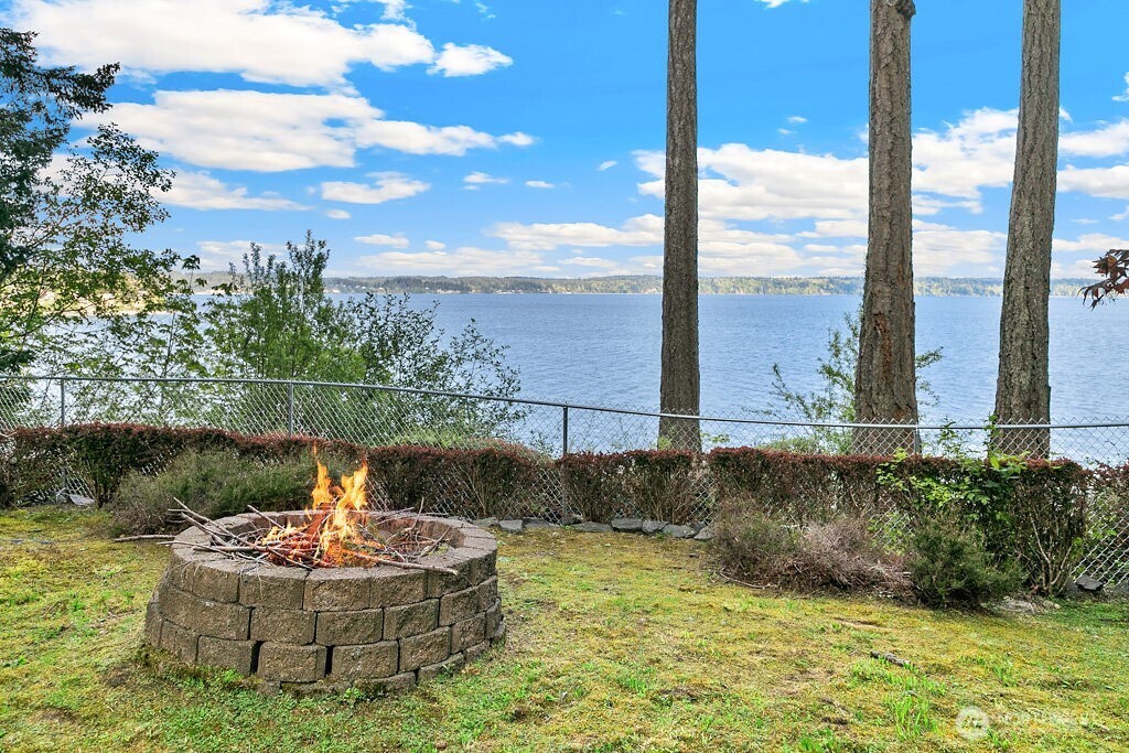 141 E Winterwood Drive Grapeview WA 98546