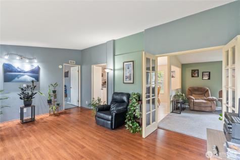 1614 W Martin Street Elma WA 98541