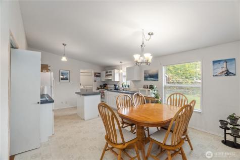 1614 W Martin Street Elma WA 98541