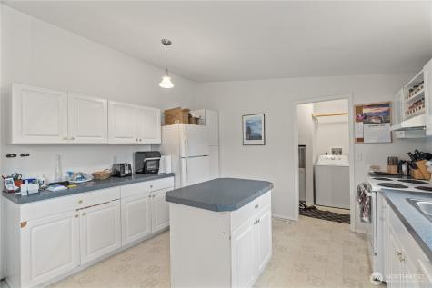 1614 W Martin Street Elma WA 98541