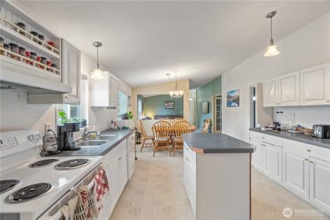 1614 W Martin Street Elma WA 98541