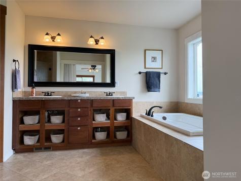 3012 E Valley View Terrace Tacoma WA 98404