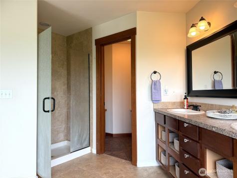 3012 E Valley View Terrace Tacoma WA 98404