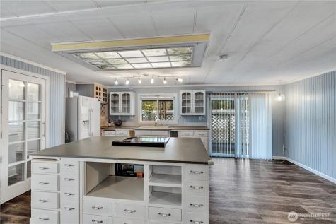 18425 NE 95th Street Redmond WA 98052