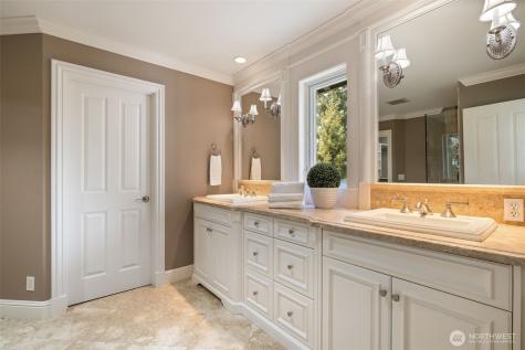 2753 204th Lane NE Sammamish WA 98074