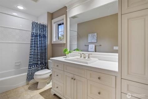 2753 204th Lane NE Sammamish WA 98074