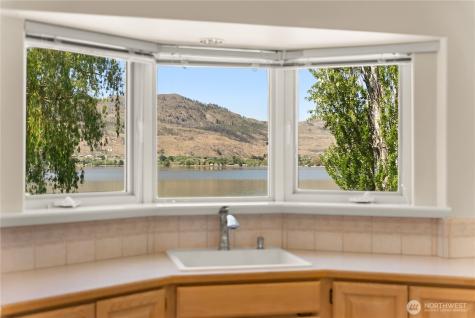 428 Eastlake Road Oroville WA 98844