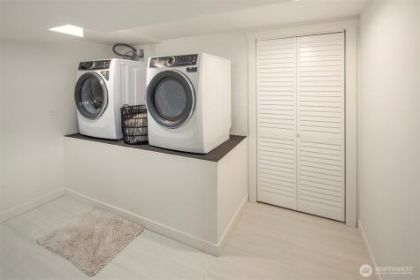 10045 NE 15th Street Bellevue WA 98004