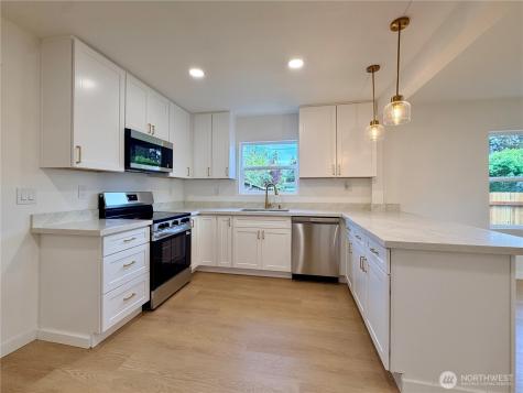 10216 Ainsworth Avenue S Tacoma WA 98444