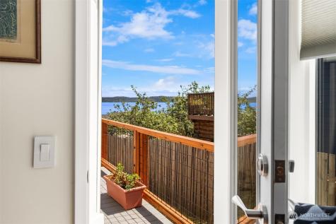 25918 75th Avenue SW Vashon WA 98070
