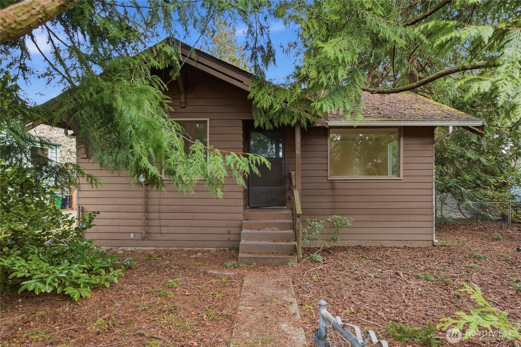 11716 16th Avenue NE Seattle WA 98125